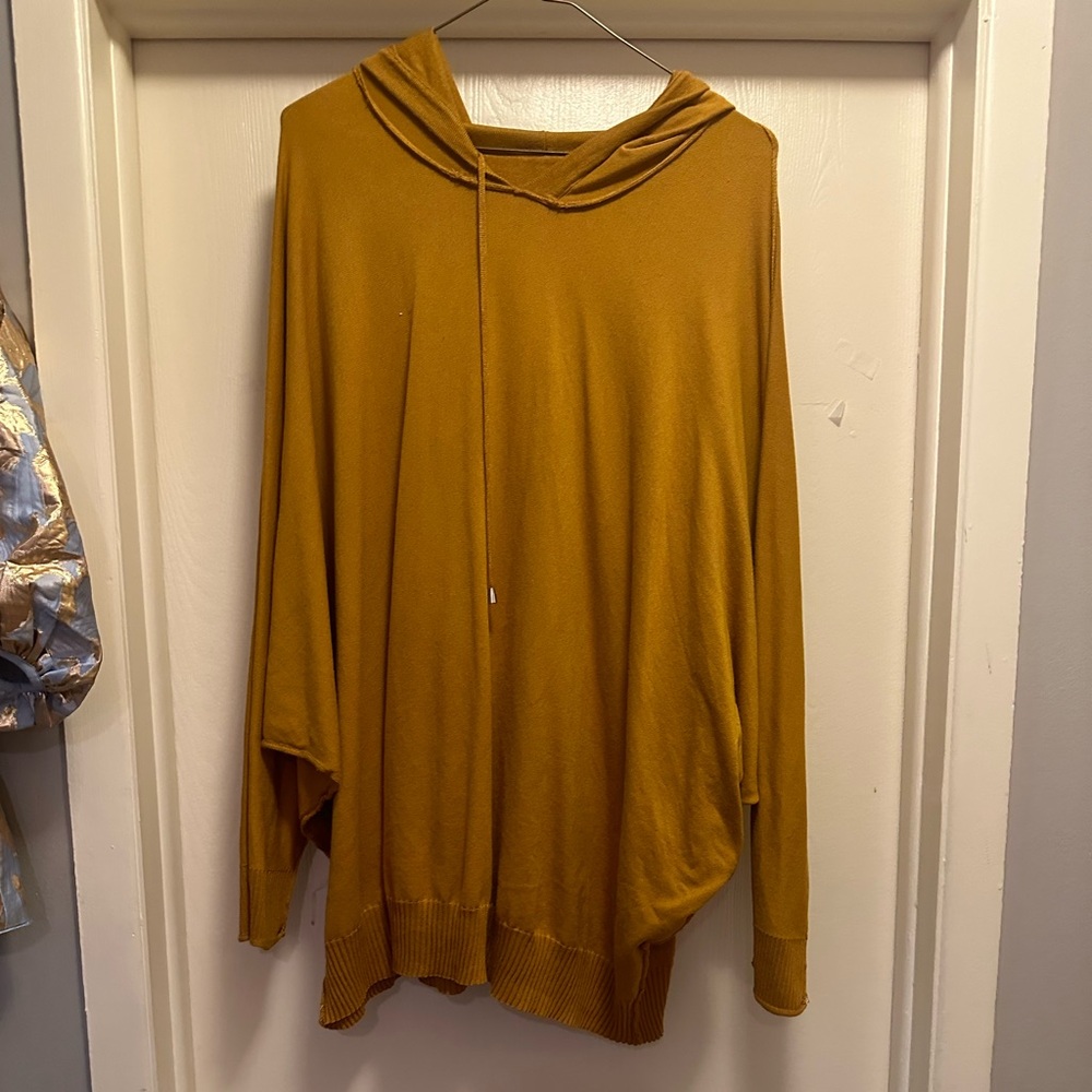 Nice pullover to wear with tights and or jeans